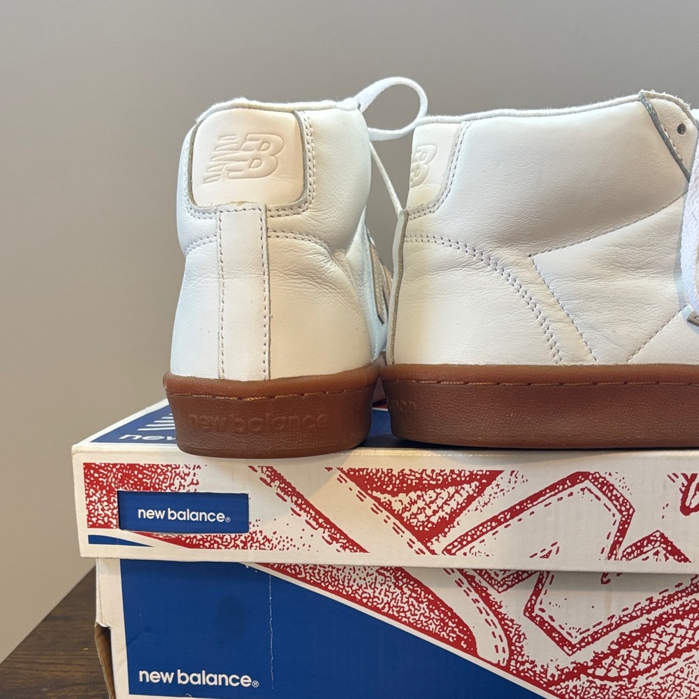 New Balance White High-Top Sneakers with Gum Outsole and Subtle Logo - Picture 4 of 6